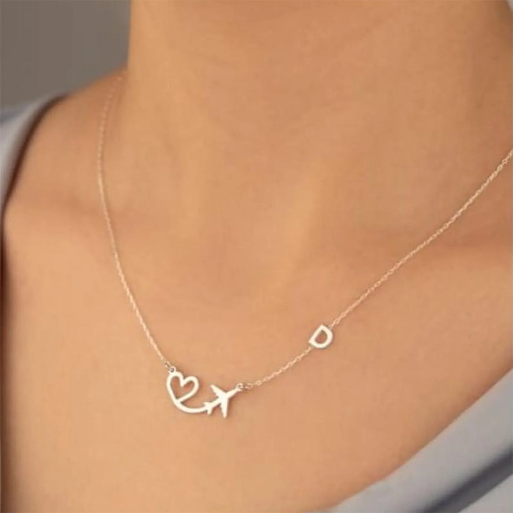 Collar con colgante de avión y - Engraved Name Necklace reseña y precio