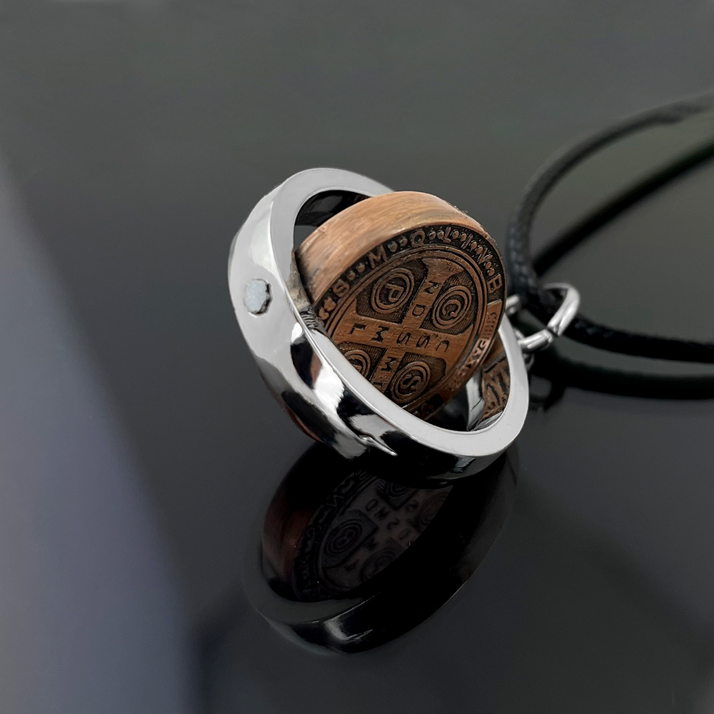 Nuevo Collar con Medalla de Sa - The Jewelry & Watches reseña y precio
