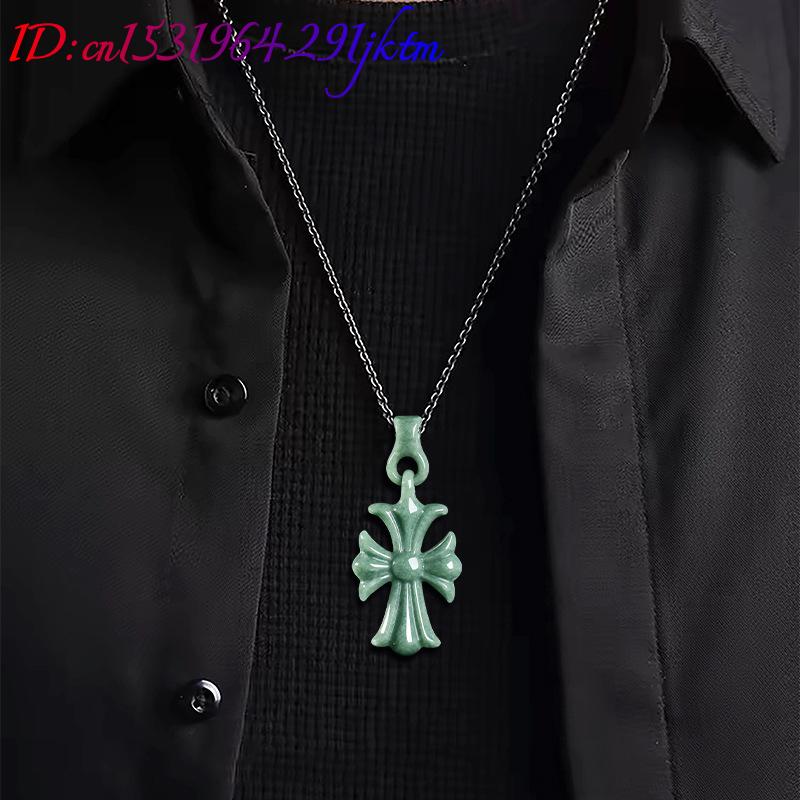 Collar con Colgante de Cruz de - The Jewelry & Watches reseña y precio
