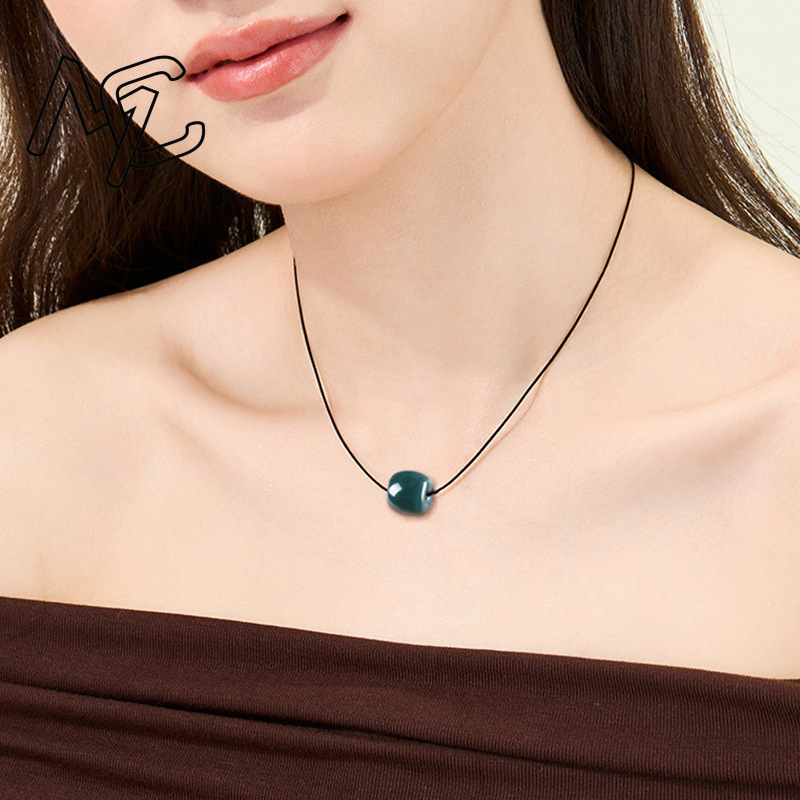 Colgante de Jadeíta Natural de - The Jewelry & Watches reseña y precio